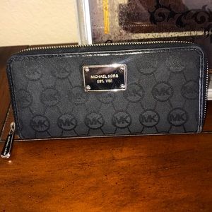Michael Kors jet set  wallet with leather trim EUC